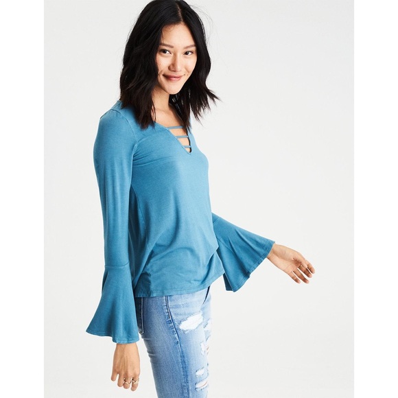 AMERICAN EAGLE Soft and Sexy blue flare sleeve top - Picture 2 of 5